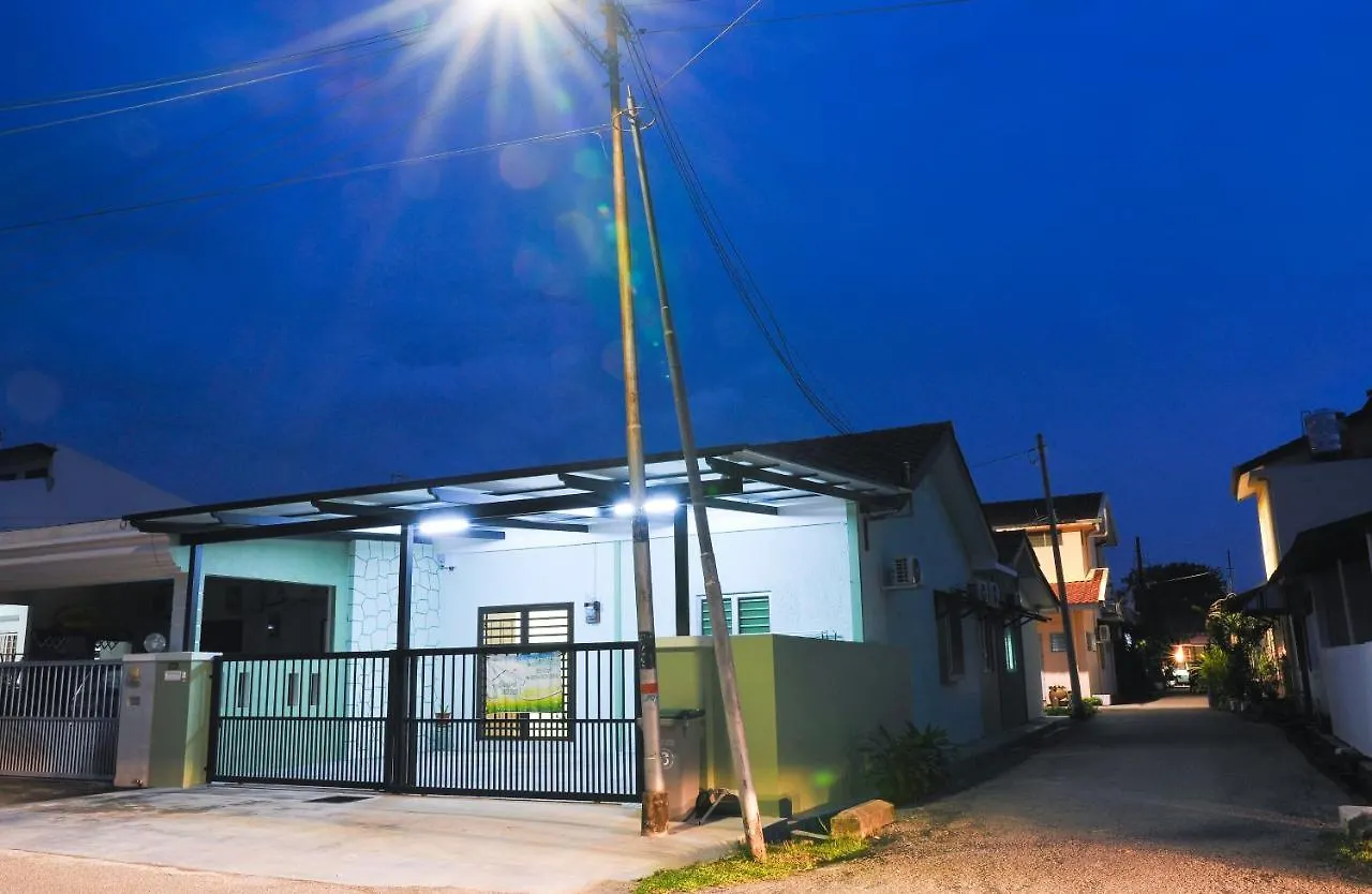 Homestay Comfort House At Melaka Bukit Baru 0*, Малакка Малайзия