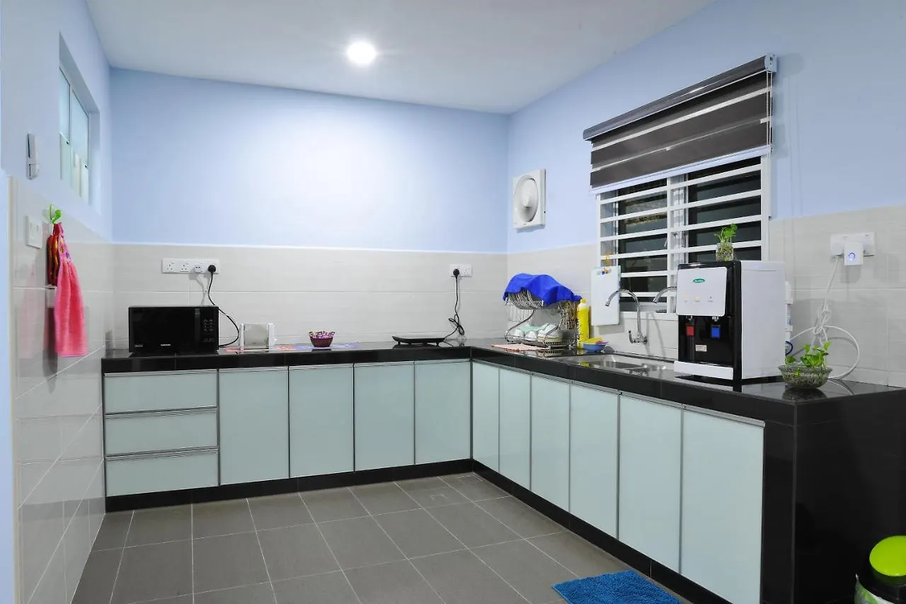 Homestay Comfort House At Melaka Bukit Baru